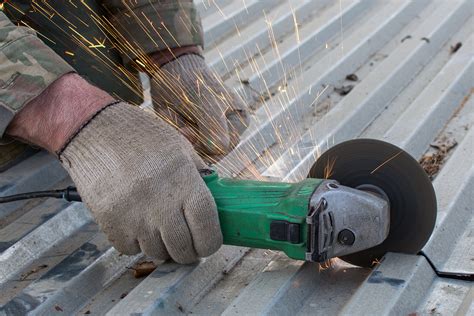 how to cut roofing tin